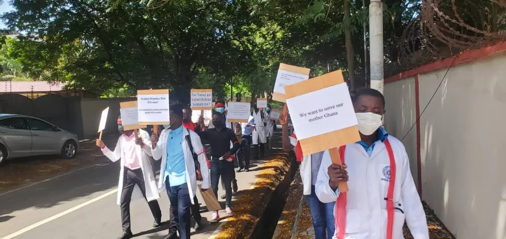 Unemployed Physician Assistants picket at the Ministry of Health