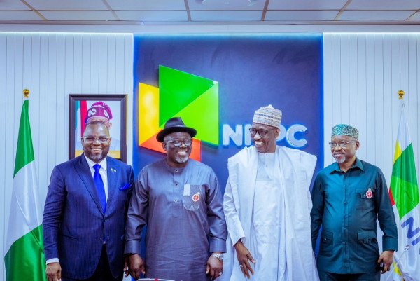 african-energy-chamber-supports-nigeria’s-first-floating-liquefied-natural-gas-(lng)-development