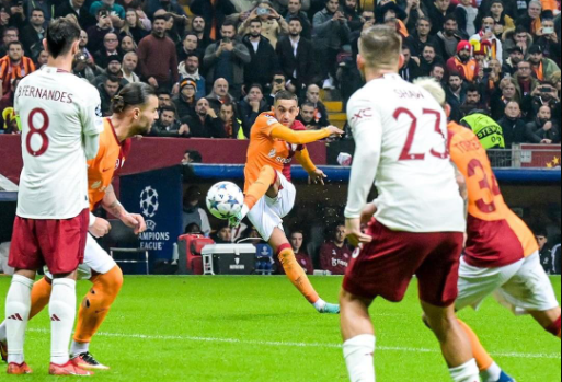 man-united-blow-away-two-goal-lead-twice-in-thrilling-draw-against-galatasaray