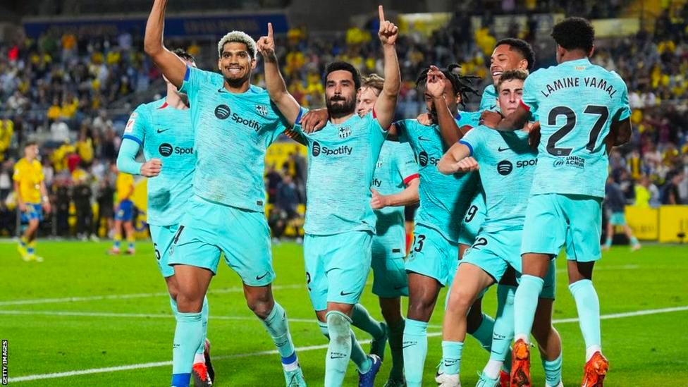 ilkay-gundogan-nets-late-winner-as-barca-beat-las-palmas