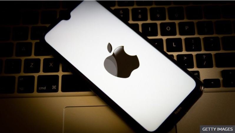 Apple overtakes Samsung as world’s biggest phonemaker