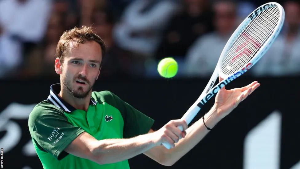 australian-open-2024:-medvedev-sets-up-quarter-final-with-hurkacz