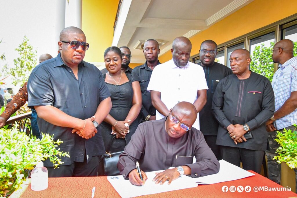 photos:-dr.-bawumia-leads-npp-delegation-to-commiserate-with-family-of-late-oman-fm-journalist