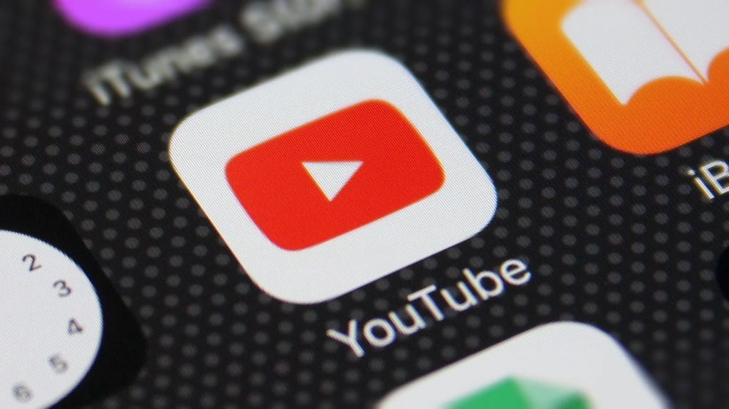 youtube-now-requires-creators-to-disclose-when-realistic-content-was-made-with-ai