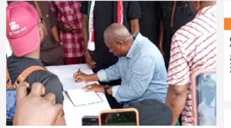 mahama-consoles-family-of-late-ghana’s-high-commissioner-to-nigeria