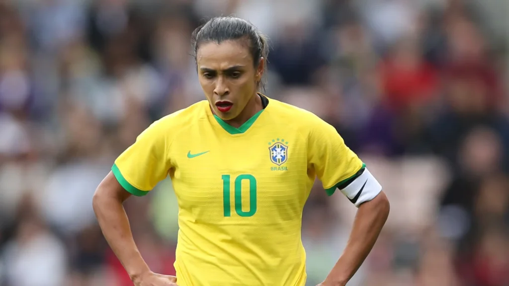 Brazil legend Marta announces retirement
