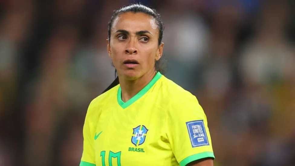 Marta announces retirement from international football