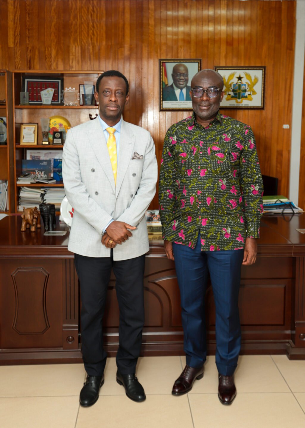 ‘we-are-here-to-make-you-succeed-–-western-regional-minister-assures-new-gnpc-boss