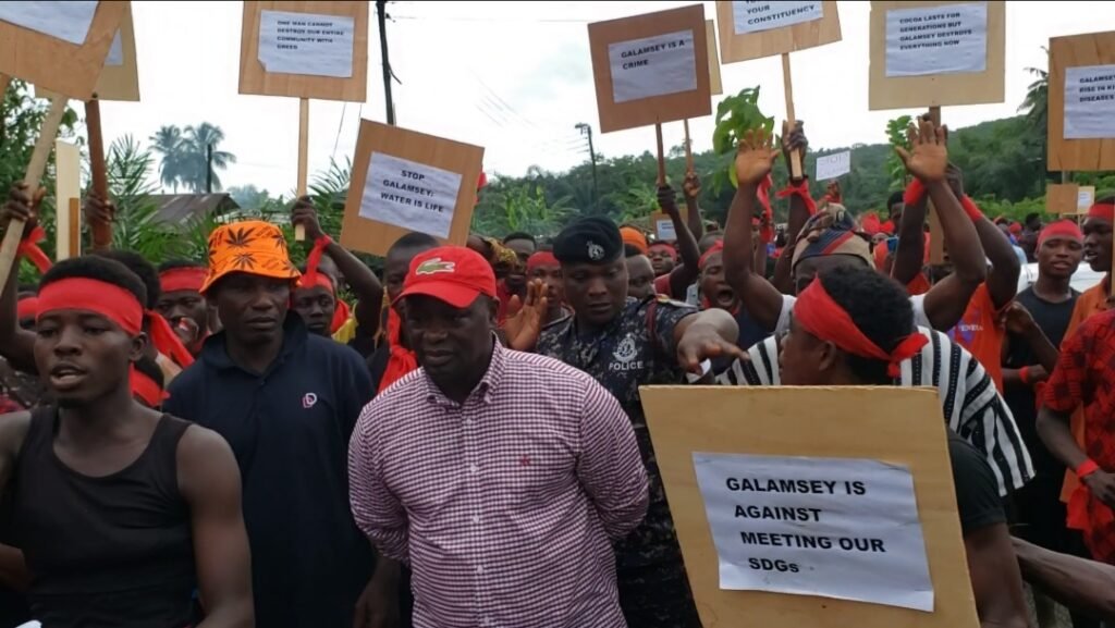 ellembelle:-cocoa-farmers-petition-mp-over-‘galamseyers’-taking-over-their-farms