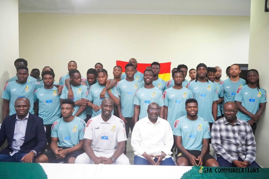 Bawumia donates to Black Stars ahead of crucial World Cup qualifier