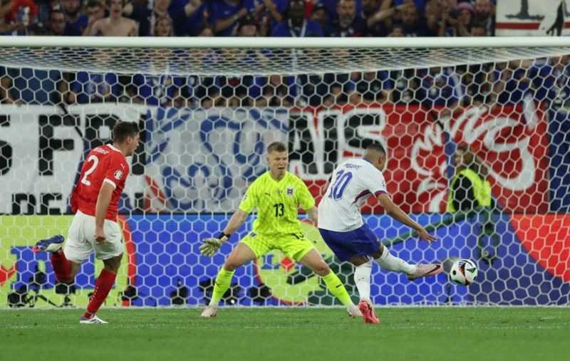 Euro 2024: France make winning start against Austria