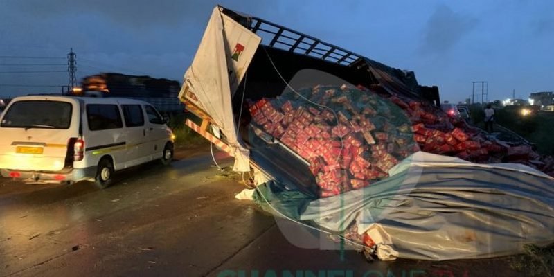 overturned-truck-on-motorway-causes-massive-gridlock