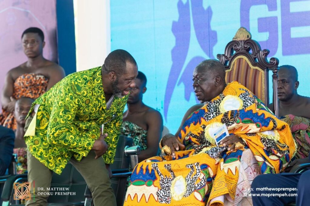 bawumia-presents-napo-to-asantehene-ahead-of-unveiling