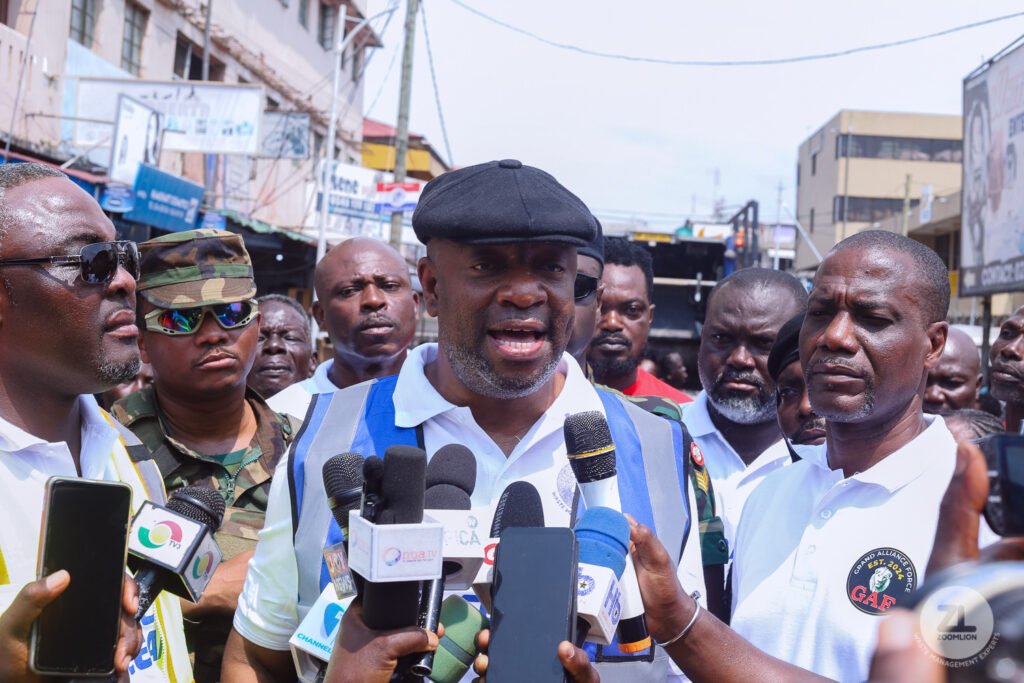 ga-mantse-happy-to-see-accra’s-streets-clean-again