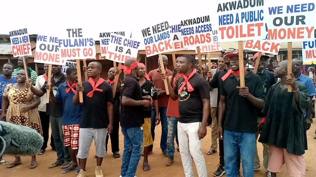koforidua-akwadum-residents-protest-against-chief-for-allegedly-selling-stool-lands