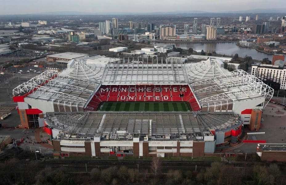 Manchester United eyeing new £2bn stadium