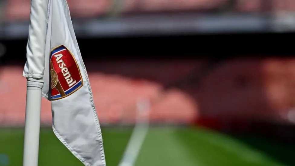 arsenal-ban-24-fans-for-abuse