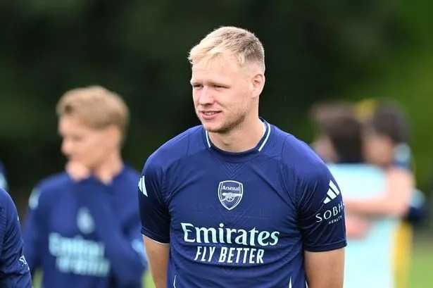 Wolves make move for Arsenal goalkeeper Aaron Ramsdale